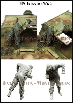 画像2: エボリューション[EM-35189]1/35　WWIIアメリカ陸軍兵士 鹵獲戦車の内部を覗くGI