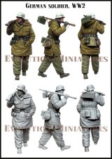 エボリューション[EM-35211]1/35 WWII ドイツ予備弾薬を運ぶ冬季装備の歩兵 ハリコフ1943