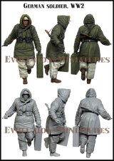 エボリューション[EM-35213]1/35 WWII ドイツ補給品を運ぶ冬姿の独歩兵 ハリコフ1943