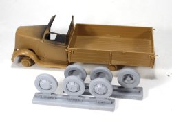 画像2: FC★MODEL[FC35574]1/35 ドイツ軍オペルブリッツ1.5t 自重変形タイヤセット