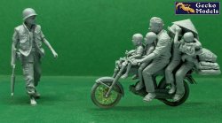 画像2: ゲッコー・モデル[GEC35GM0139]1/35 ARVN (ベトナム共和国陸軍) 兵 &"定員オーバー"バイク60年代〜70年代