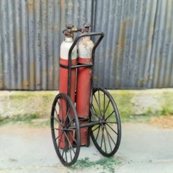 画像3: HDMODELS[HDM32005]1/32　Regia Aeronautica fire estinguisher
