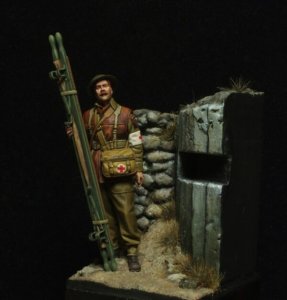 画像1: HDMODELS[HDM35194]1/35 WWII イギリス 英連邦軍 衛生兵セット(展示ベース付) (1)