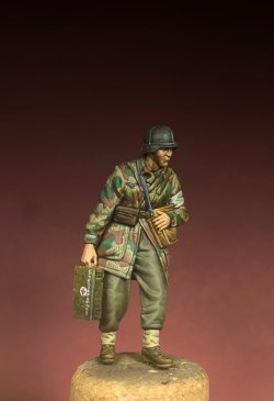 画像5: HDMODELS[HDM35274]1/35 WWII ドイツ 降下猟兵の衛生兵 1944