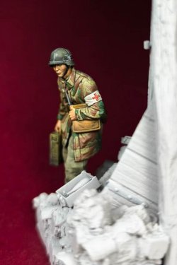 画像6: HDMODELS[HDM35274]1/35 WWII ドイツ 降下猟兵の衛生兵 1944