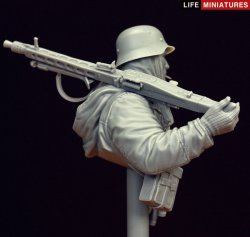 画像7: ライフミニチュア[LM-16B002]1/16 WWII 胸像 ドイツ武装SSMG42射撃手 トーテンコップ師団 ハリコフ1943