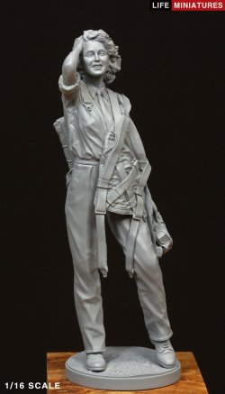 画像17: ライフミニチュア[LM-16005]1/16 WWII イギリス空軍ATA(航空輸送予備部隊)女性パイロット アッタガールズ