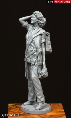 画像9: ライフミニチュア[LM-32001]1/32 WWII イギリス空軍ATA(航空輸送予備部隊)女性パイロット アッタガールズ