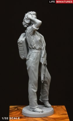 画像13: ライフミニチュア[LM-32001]1/32 WWII イギリス空軍ATA(航空輸送予備部隊)女性パイロット アッタガールズ