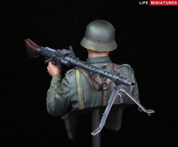 画像7: ライフミニチュア[LM-B028]1/10 胸像 WWII ドイツ国防軍 MG34機関銃手 フランス1940