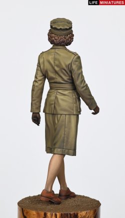 画像6: ライフミニチュア[LM-16008]1/16 WWII イギリス 補助地方義勇軍 行進するエリザベス・ウィンザー2級准大尉 1945年