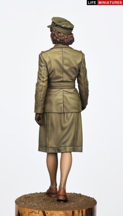 画像7: ライフミニチュア[LM-35005]1/35 WWII イギリス 補助地方義勇軍 行進するエリザベス・ウィンザー2級准大尉 1945年