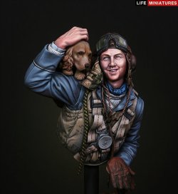画像2: ライフミニチュア[LM-B009] 1/10 犬と戯れる英空軍パイロット バトルオブブリテン1940年