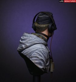 画像3: ライフミニチュア[LM-B017] 1/10 防寒着姿の重戦車長 ハンガリー1944年