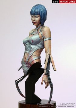 画像9: ライフミニチュア[LM-FUB005]1/12 両腕の「才能」を開放した女ヒューマノイド