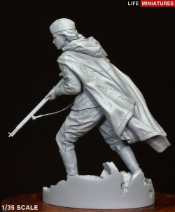 画像4: ライフミニチュア[LM-35002]1/35 WWII 露/ソ ソビエト赤軍女性スナイパー 全身像