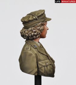画像4: ライフミニチュア[LM-B029]1/10 胸像 WWII イギリス 補助地方義勇軍 エリザベス・ウィンザー2級准大尉 1945年