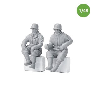 画像1: MacOne Models[MAC48605]1/48 WWII ドイツ 車両運転手セット 冬季装備(2体入) (1)