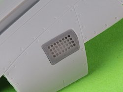 画像4: MASTER[AM-72-171]1/72 WWII アメリカ P-51ムスタング キャブレターエアフィルターカバー 標準穴開きタイプ(アルマホビー用)