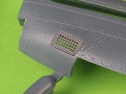 画像3: MASTER[AM-72-174]1/72 WWII アメリカ P-51ムスタング キャブレターエアフィルターカバー 標準穴開きタイプ(エデュアルド用)