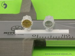 画像5: MASTER[SM-350-115]1/350 WWI ドイツ 軽巡洋艦SMSエムデン 1.1m探照灯(4個入)