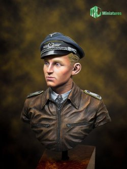 画像9: トリファクトリー[MJ09-010]1/9 ドイツ空軍エース”エーリッヒ・ハルトマン”