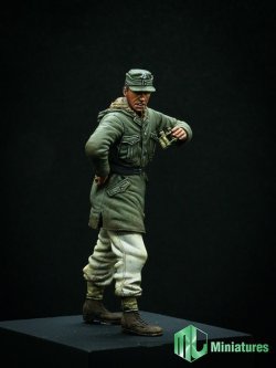 画像3: トリファクトリー[MJ35008]1/35 WWII独 武装親衛隊擲弾兵将校(2)冬季防寒服