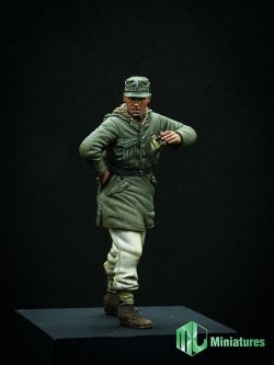 画像2: トリファクトリー[MJ35008]1/35 WWII独 武装親衛隊擲弾兵将校(2)冬季防寒服