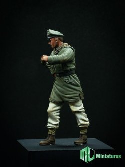 画像13: トリファクトリー[MJ35008]1/35 WWII独 武装親衛隊擲弾兵将校(2)冬季防寒服