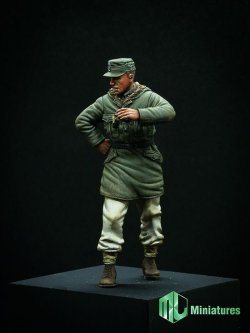 画像8: トリファクトリー[MJ35008]1/35 WWII独 武装親衛隊擲弾兵将校(2)冬季防寒服