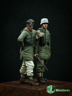 画像9: トリファクトリー[MJ35009]1/35 WWII独 武装親衛隊擲弾兵セット(2体セット)冬季防寒服