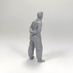 画像5: MacOne Models[MAC35801]1/35 WWIIドイツ戦車搭乗員B 防寒ズボンを着た戦車兵