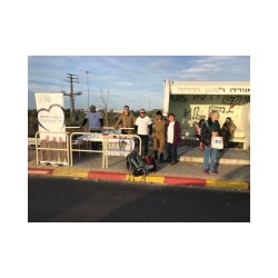 画像3: MacOne Models[MAC48015]1/48 イスラエルのバス停