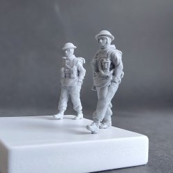 画像2: MacOne Models[MAC48600]1/48 WWIIイギリス陸軍 冬姿の歩兵セット(2体入)