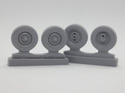 画像3: MacOne Models[MAC35603]1/35 WWII 独 VWタイプ82E用タイヤセットホイール付 RFM用