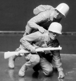 画像4: マスターボックス[MSB35157] 1/35 米軍とドイツ降下兵と沐浴中女性２体付
