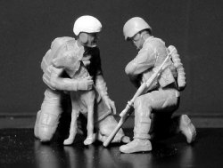 画像3: マスターボックス[MB35181]1/35 軍用犬 ダウン！