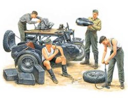 画像1: マスターボックス[MB3560] 1/35 独・オートバイ整備シーン4体+サイドカー＆アクセサリー