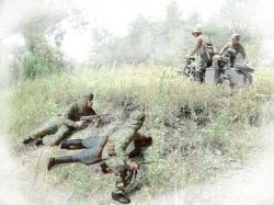 画像1: マスターボックス[MB3572]独＆ソ連・遭遇シーン5体(独軍3体+ソ連軍2体）+バイクEパーツ