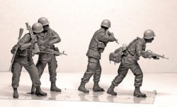 画像3: マスターボックス[MB3595]1/35 米ベトナム戦兵士4体ジャングルパトロール