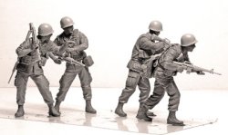 画像4: マスターボックス[MB3595]1/35 米ベトナム戦兵士4体ジャングルパトロール