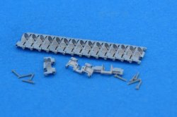 画像2: Master Club[MTL-35073]1/35 WWII露 STZ-5 トラクター用履帯(金属製)