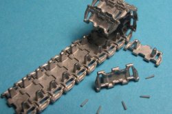 画像1: Master Club[MTL-35047]1/35 PT-76, BTR-50, ASU-85 可動履帯(金属製)起動輪付き