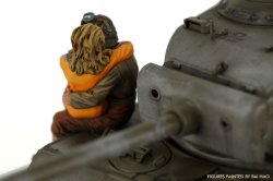 画像3: モンモデル[MENHS-013r]1/35 「勝利のキス」(レジン製 未塗装組み立てキット)