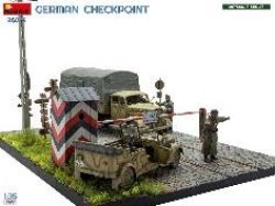 画像3: ミニアート[MA36075]1/35 ドイツ軍検問所 3t 貨物トラック 3.6-36S ＆ Kfz.1 タイプ 170VK w/野戦憲兵隊 ビッグセット