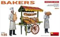 ミニアート[MA38074]1/35 パン屋セット　フィギュア2体入