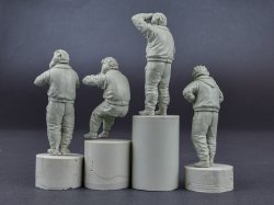 画像3: ミニアート[MA37063]1/35 ソビエト戦車兵（冬季防寒具着用）1970-1980年代４体入
