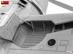 画像17: ミニアート[MA48009]1/48　P-47D-25RE サンダーボルト　ベーシックキット