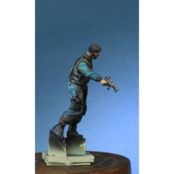 画像4: Paracel Miniatures[APO3501]1/35 現用 SF ダークファンタジー ゾンビと化した スワット隊員
