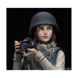 画像2: Paracel Miniatures[BS1606]1/16 現用 女性従軍記者 サニー